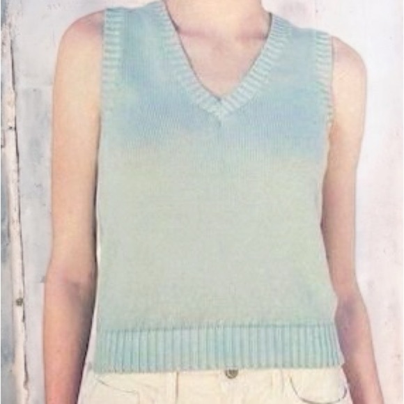 NWOT Brandy Melville Mia Sweater Vest Tank in Sage Green Size XS/Small - Picture 1 of 11